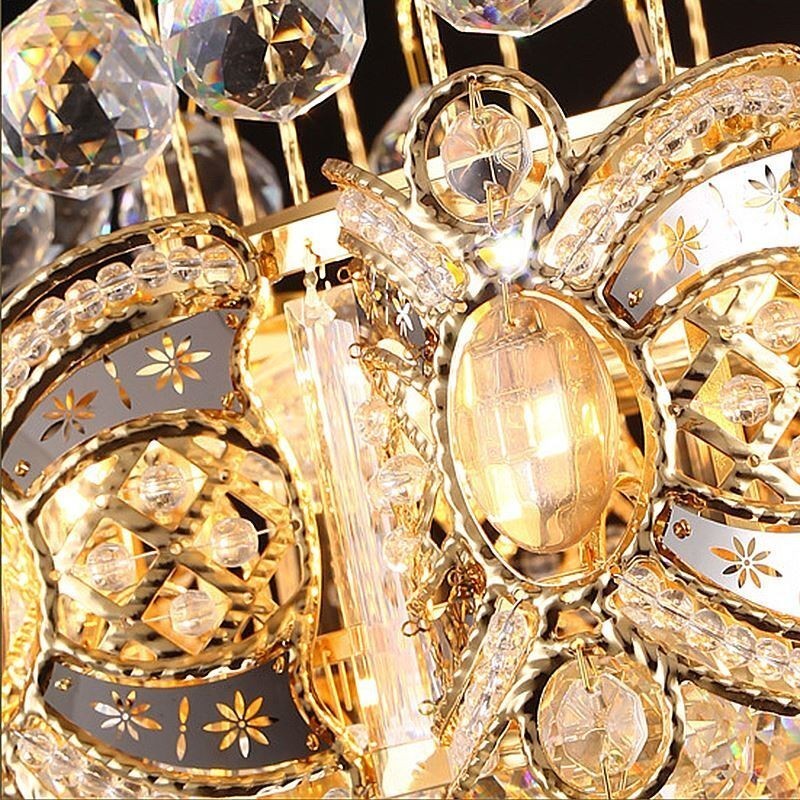 Anmutiger Kristall-Kronleuchter, klassische Pendelleuchte in Goldfarbe