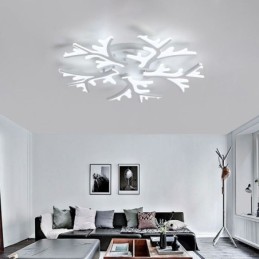 Moderne, minimalistische Deckenleuchte mit Geweih-Motiv