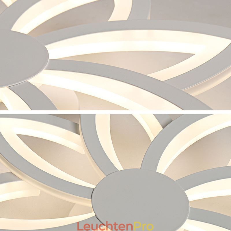 Deckenleuchte mit auffälliger Acrylblume, 55 cm