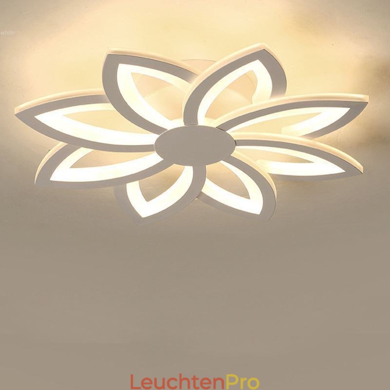 Deckenleuchte mit auffälliger Acrylblume, 55 cm