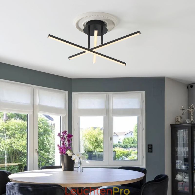 Moderne, schlichte Deckenleuchte mit Aluminium-Kunststreifen
