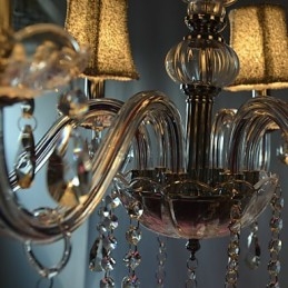 Moderner Luxus-Kronleuchter mit 6 Lichtern und Kristalldekoration