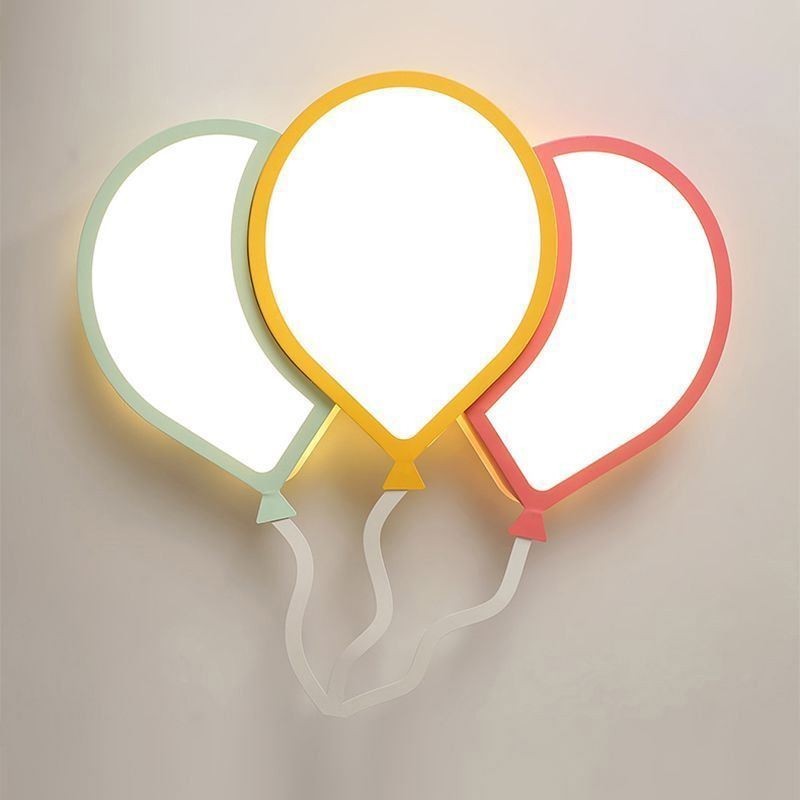 Moderne Deckenleuchte mit bündiger Montage, schöne Deckenlampe mit Ballonschirm