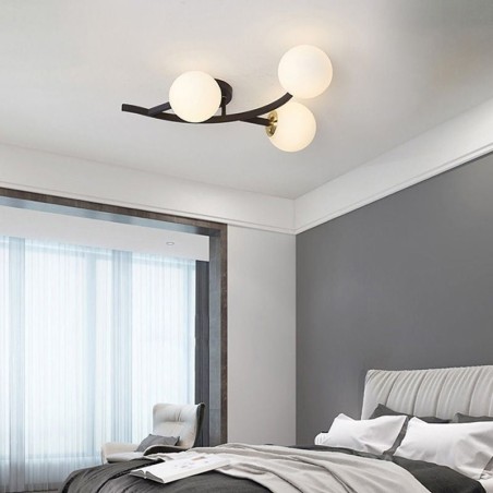 Moderne minimalistische Deckenleuchte mit Glaskugel-Montage im Zweig-Stil Moderne minimalistische Deckenleuchte mit Glaskugel-Montage im Zweig-Stil