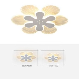 Moderne, bündige Deckenleuchte mit hübscher Blume