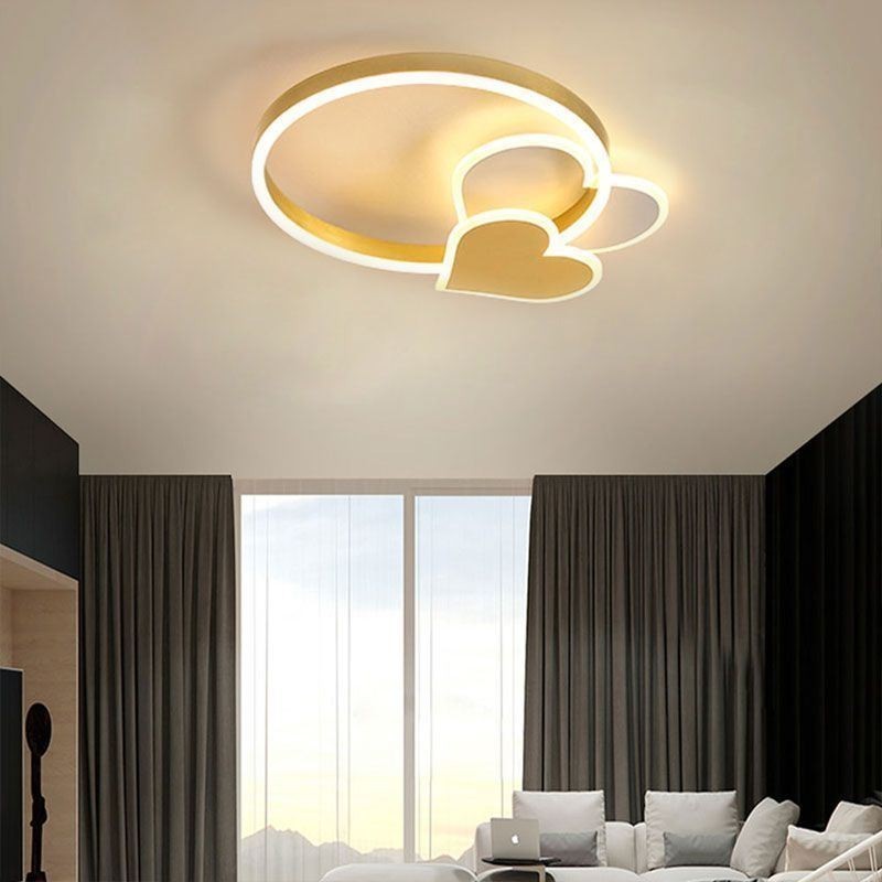 Moderne Deckenleuchte aus Acryl mit goldenem Doppelherz
