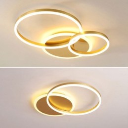 Moderne, runde Deckenleuchte in Gold