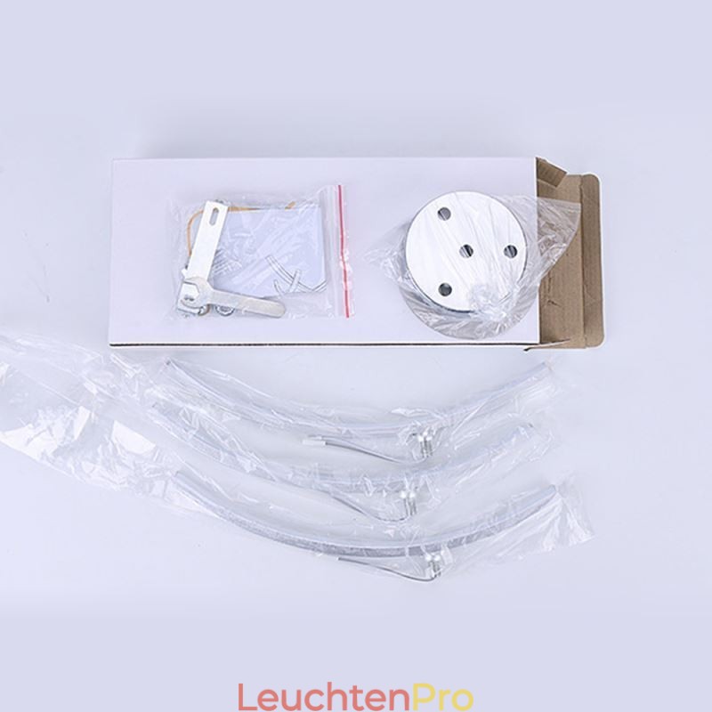 Einfache, flächenbündige Deckenleuchte in Bogenform aus Acrylkreuz