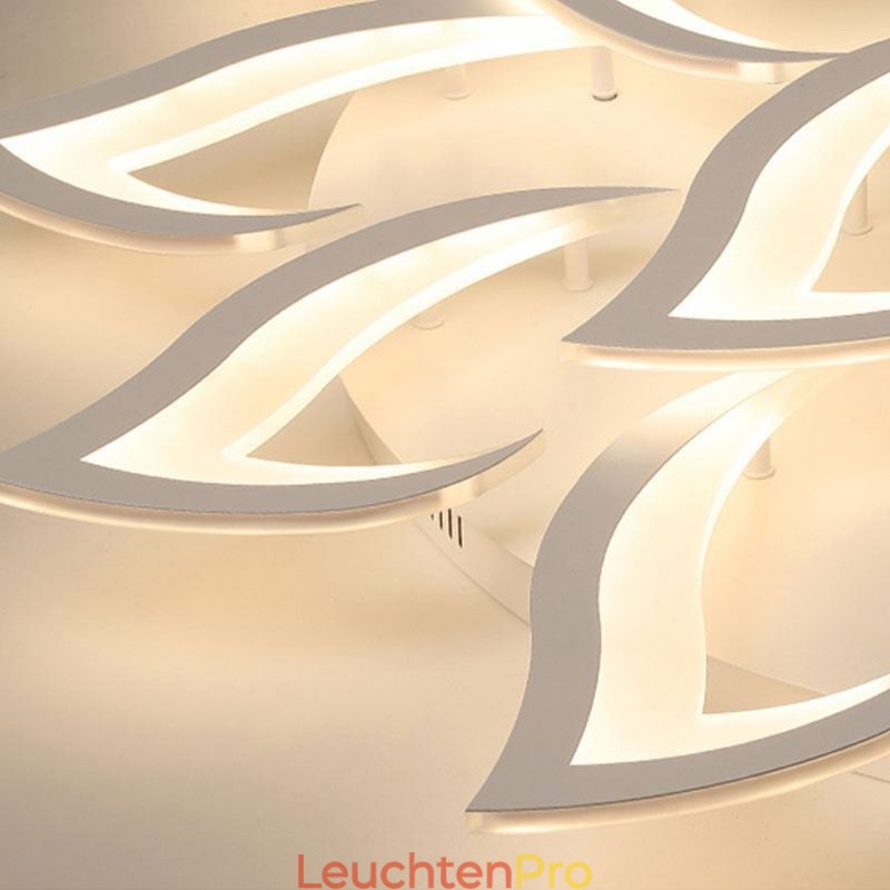 Moderne, schlichte Deckenleuchte aus Acryl in Sonnenblumenform