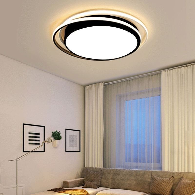 Moderne einfache Unterputz-Deckenleuchte mit geometrischem Rahmen und quadratischem Lampenschirm