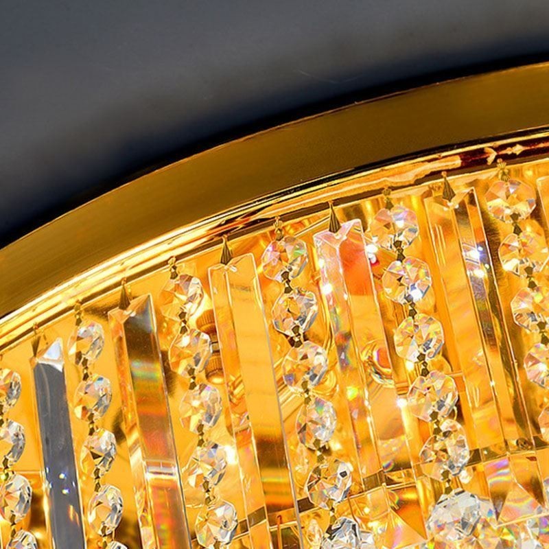 Anmutige Deckenleuchte mit goldenem Kristall