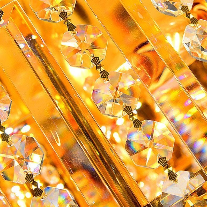 Anmutige Deckenleuchte mit goldenem Kristall