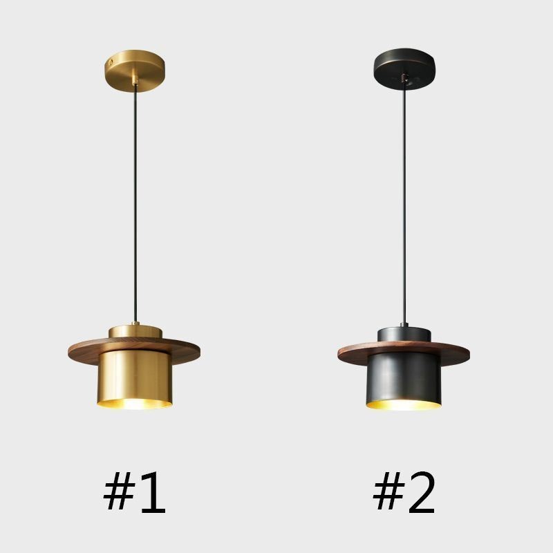 Moderne Pendelleuchte mit einer Leuchte aus Messing, Pendelleuchte, Insel