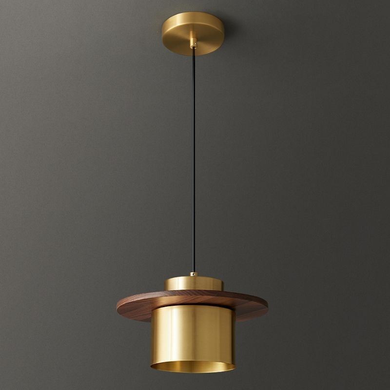 Moderne Pendelleuchte mit einer Leuchte aus Messing, Pendelleuchte, Insel