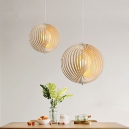 Moderne runde Kugel-Kronleuchter-Pendelleuchte aus Lindenholz