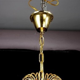 Traditioneller klassischer Kronleuchter aus Metall mit Kristallmalerei
