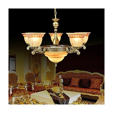 Traditioneller klassischer Vintage-Retro-Kronleuchter aus Bronzemetall Traditioneller klassischer Vintage-Retro-Kronleuchter aus Bronzemetall