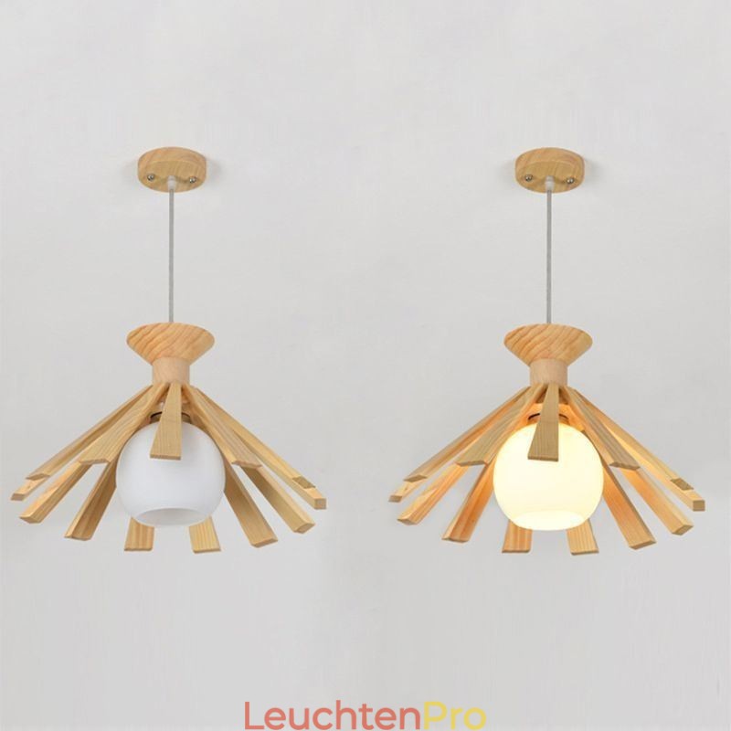 Hängeleuchte aus Holz im schlichten Stil