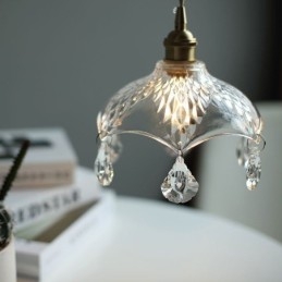 Moderne minimalistische Pendelleuchte aus Glas mit Einzellicht