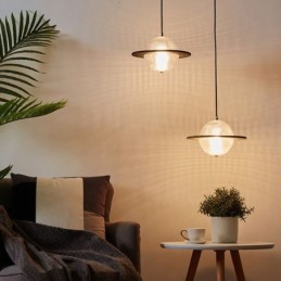 Moderne Deckenleuchte in Form einer Pendelleuchte aus Glas