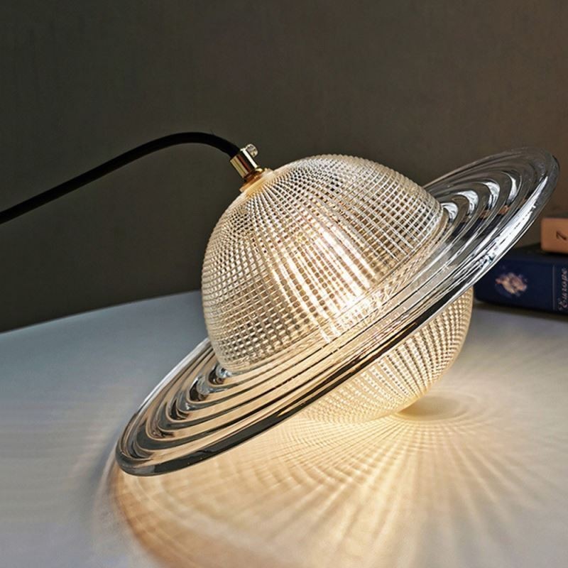 Moderne Deckenleuchte in Form einer Pendelleuchte aus Glas