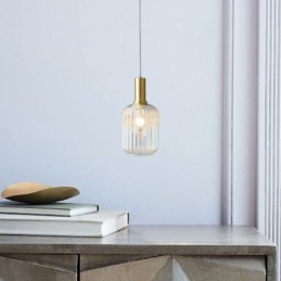 Moderne Pendelleuchte mit einer Leuchte aus Glas, Pendelleuchte, Insel