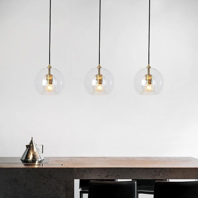 Moderne Pendelleuchte aus Glas mit Einzelkopf