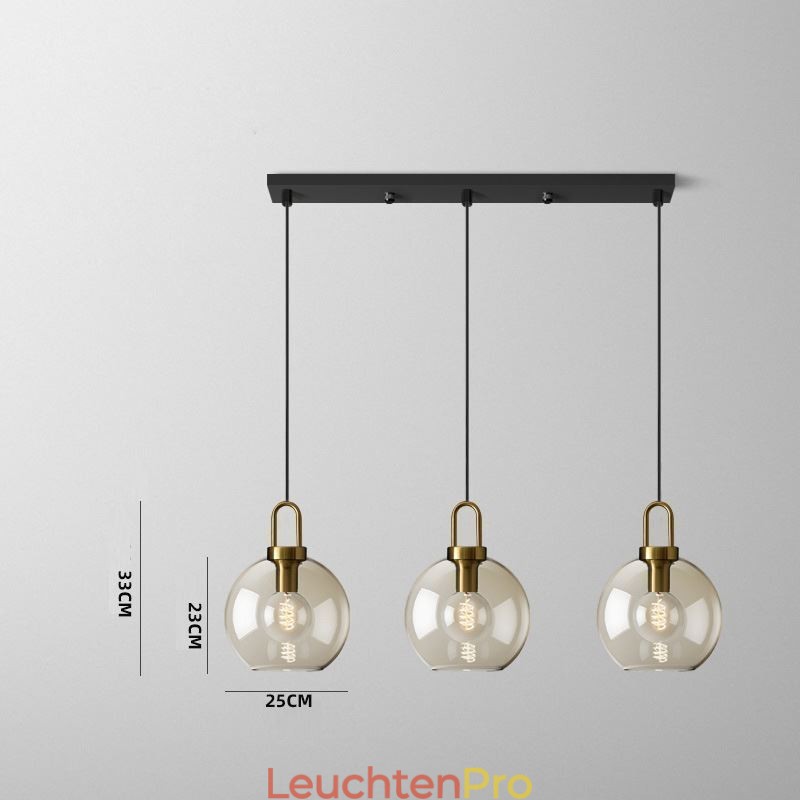 3-flammige Pendelleuchte mit Glasschirminsel