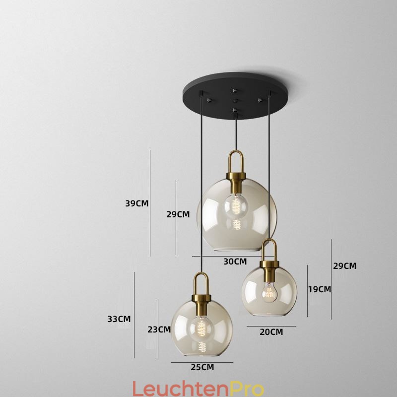 3-flammige Pendelleuchte mit Glasschirminsel
