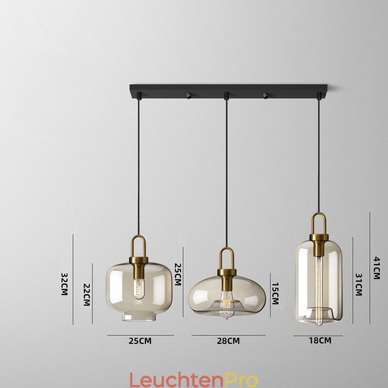 3-flammige Pendelleuchte mit Glasschirminsel