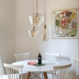 Moderne, schlichte Pendelleuchte aus Glas