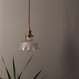 Große Pendelleuchte aus klarem geripptem Glas mit Messinghalterung und Drehschalter