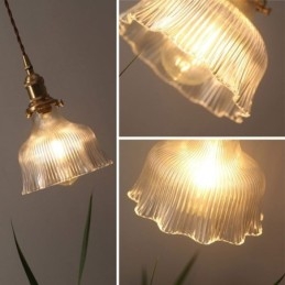 Große Pendelleuchte aus klarem geripptem Glas mit Messinghalterung und Drehschalter