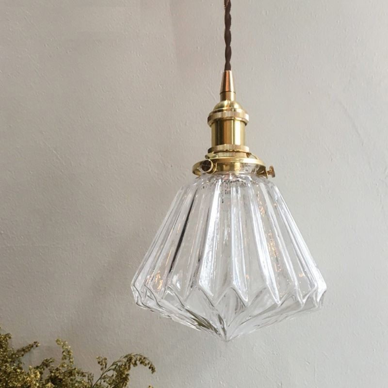 Pendelleuchte aus geripptem Glas mit klarem Diamant