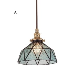 Geometrische Pendelleuchte aus Buntglas