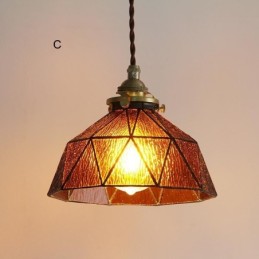 Geometrische Pendelleuchte aus Buntglas