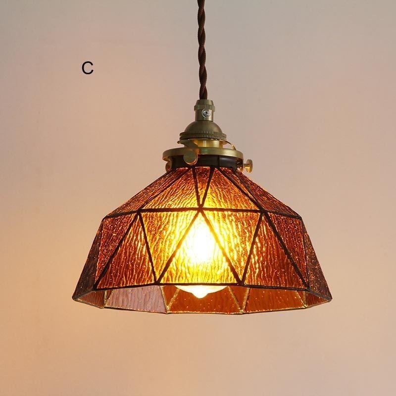 Geometrische Pendelleuchte aus Buntglas