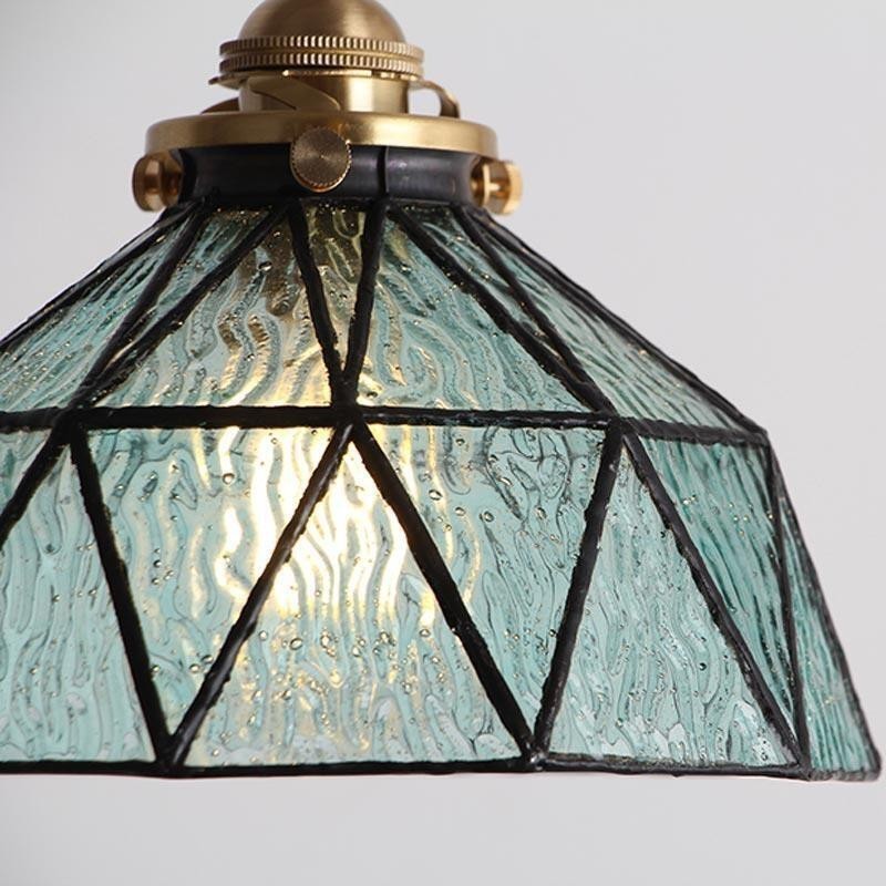 Geometrische Pendelleuchte aus Buntglas
