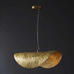 Traditionelle klassische Pendelleuchte aus reinem Messing