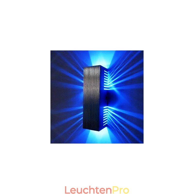 Moderne Wandleuchte mit Streulichtdesign, 2 kubische Schirme
