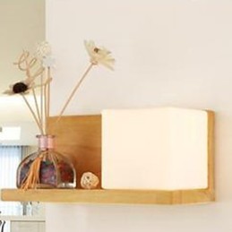 Kreative zeitgenössische und kontraktierte Wandleuchte aus Massivholzglas