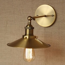 Minimalistische Villa im Industriestil, Retro-Kupfer-Dekorschirme vor der Kirchengangwand