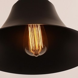 Künstlerische Wandleuchte mit Retro-Metallschirm und Halterung
