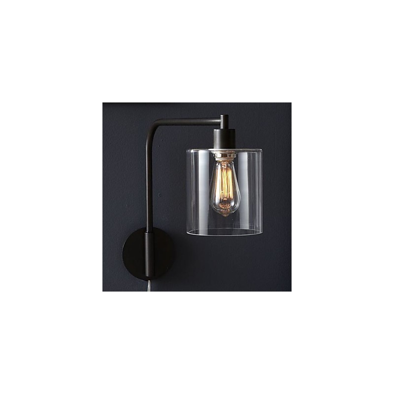 Moderne Wandleuchte mit trommelförmigem Glasschirm