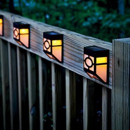 Solarbetriebene Wandleuchte mit 2 Laternen, warmgelb