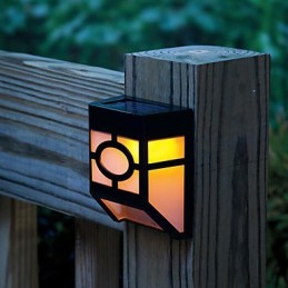 Solarbetriebene Wandleuchte mit 2 Laternen, warmgelb