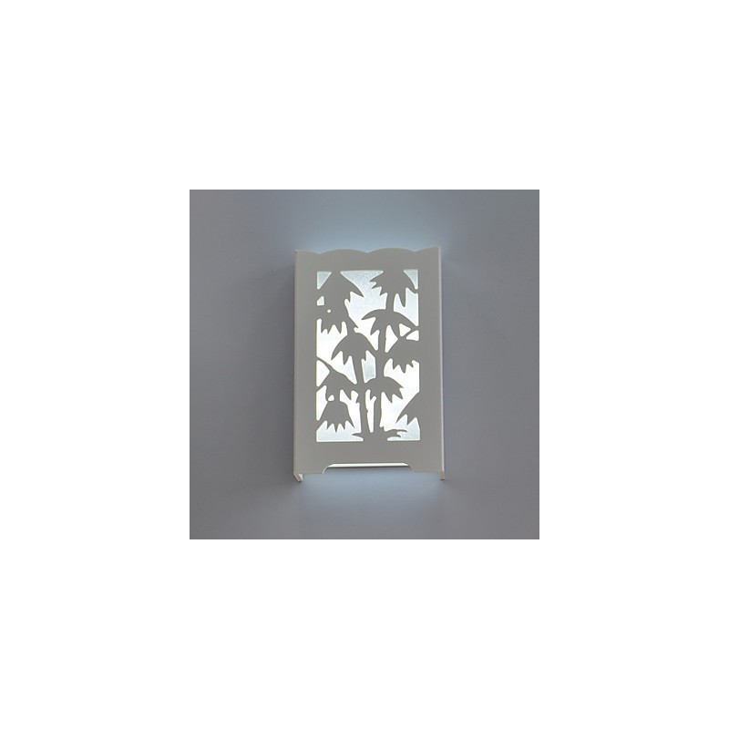 Moderne kreative weiße Schnitzmuster oder Designs auf Holzarbeiten Bambus Wandleuchten