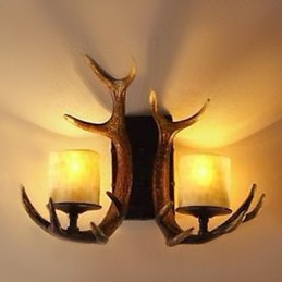 Wandleuchte mit 2 Lichtern in Geweih-Optik