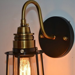 Minimalistische, künstlerische Wandleuchte mit schwarzem Metall-Skelettschirm