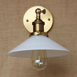 Modernes, zeitgenössisches Landhaus-Retro-Antik-Messing-Feature für die stimmungsvolle Wandbeleuchtung im Mini-Stil